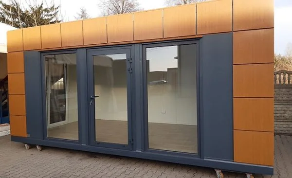 Oficina con contenedor de 18 m2 y baño
