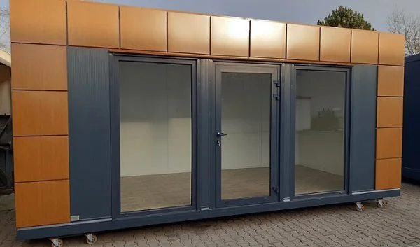 Oficina con contenedor de 18 m2 y baño